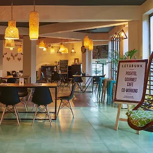 Minimalist One Hauz Khas Village 3*, Nova Deli Índia